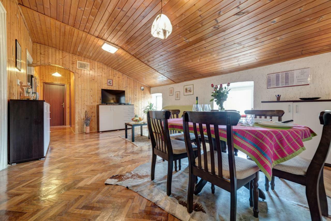 D&L Apartment In Center بولا المظهر الخارجي الصورة